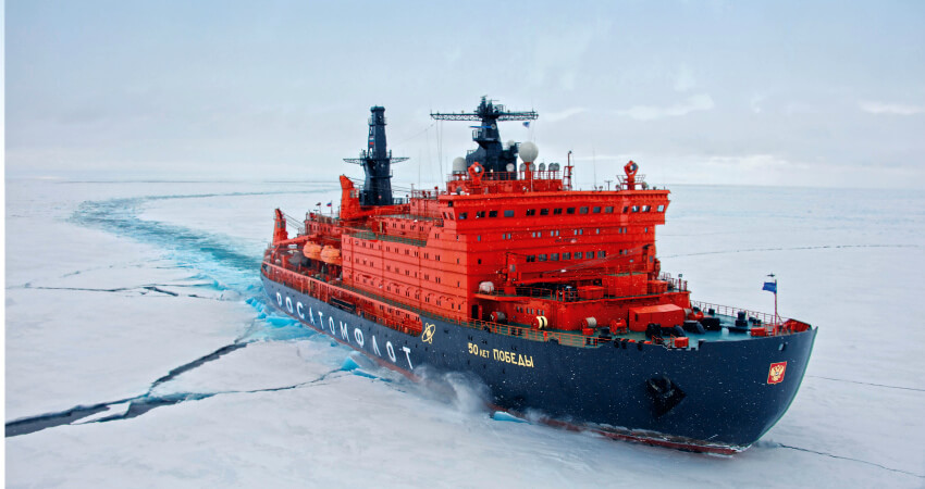 Атомный ледокол "50 лет Победы" в круизе на Северный полюс