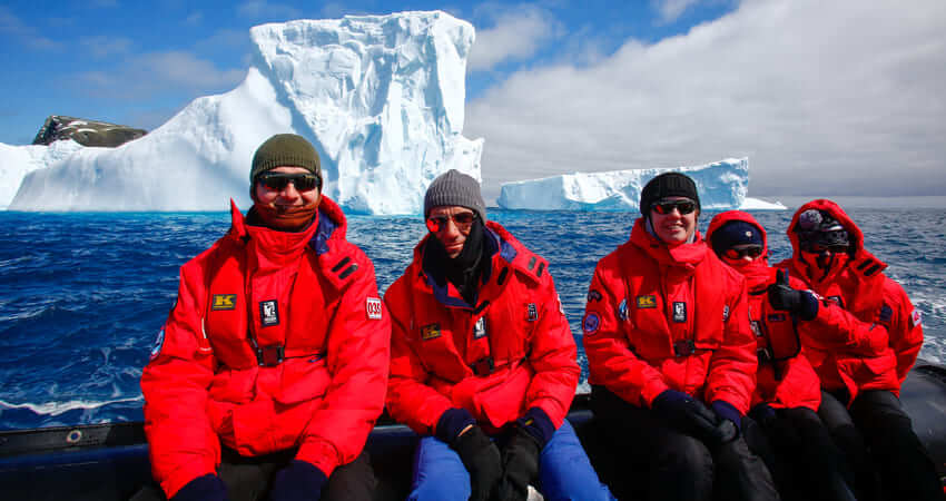 Круиз на лодках "Зодиак" в путешествии в Антарктике 
